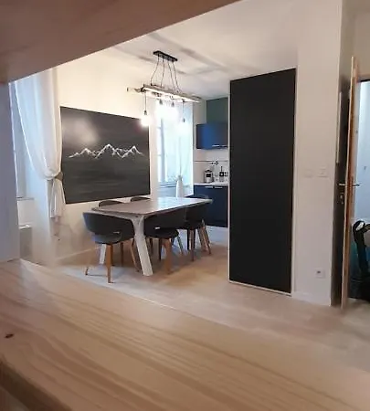 Très bel appartement T3 HYPER CENTRE ENTIEREMENT RENOVE EN 2022 Luz-Saint-Sauveur Extérieur photo